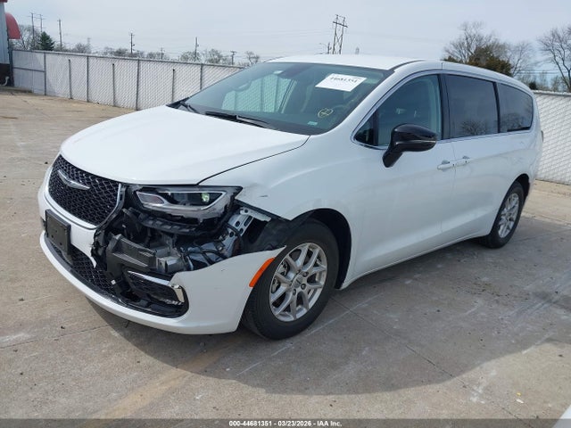 Продажа на аукционе авто 2024 Chrysler Pacifica Touring L, vin: 2C4RC1BGXRR165698, номер лота: 44681351