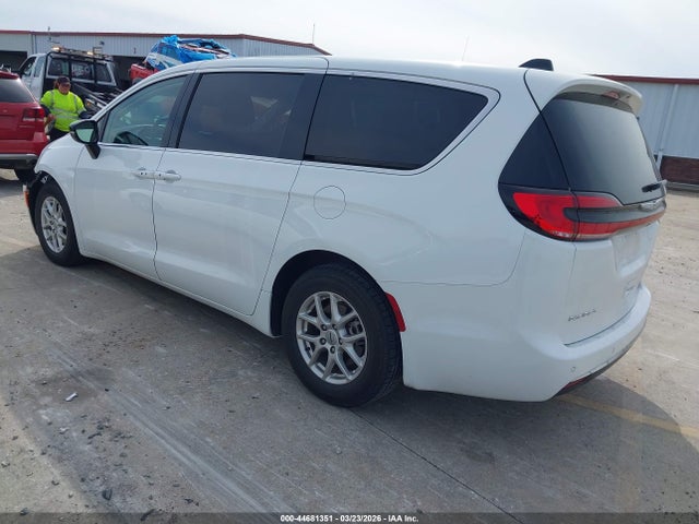 Продажа на аукционе авто 2024 Chrysler Pacifica Touring L, vin: 2C4RC1BGXRR165698, номер лота: 44681351