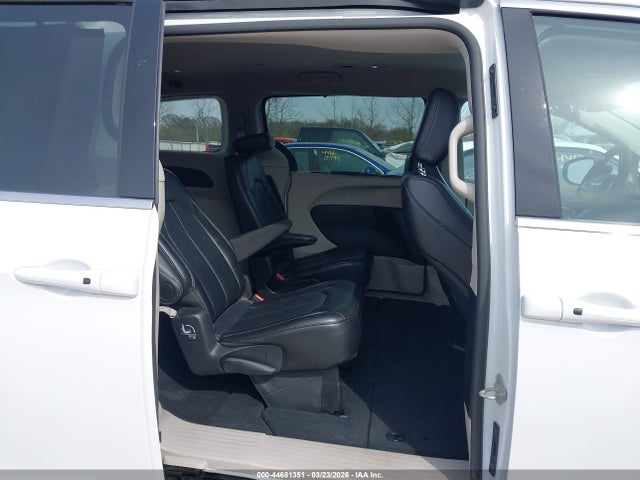 Продажа на аукционе авто 2024 Chrysler Pacifica Touring L, vin: 2C4RC1BGXRR165698, номер лота: 44681351