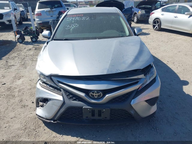 2018 Toyota Camry Se მანქანა იყიდება აუქციონზე, vin: 4T1B11HK2JU547682, აუქციონის ნომერი: 44681393