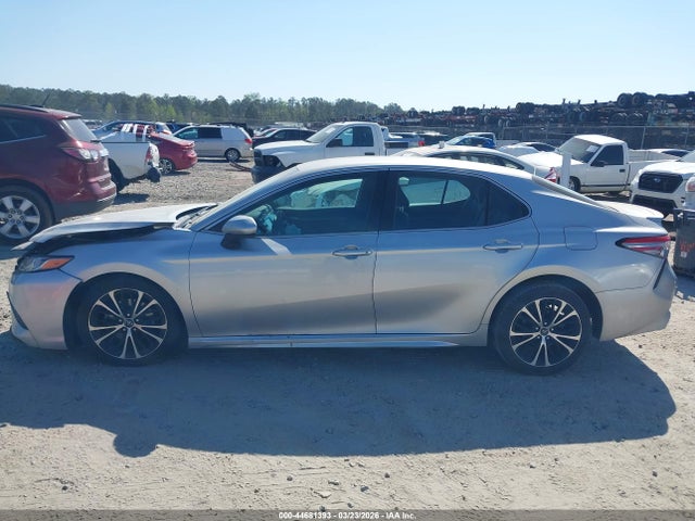 2018 Toyota Camry Se მანქანა იყიდება აუქციონზე, vin: 4T1B11HK2JU547682, აუქციონის ნომერი: 44681393