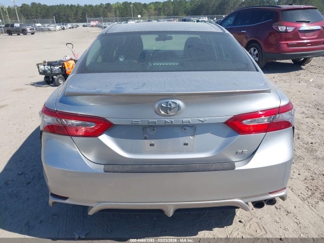 2018 Toyota Camry Se მანქანა იყიდება აუქციონზე, vin: 4T1B11HK2JU547682, აუქციონის ნომერი: 44681393