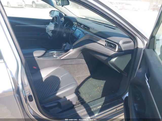 2018 Toyota Camry Se მანქანა იყიდება აუქციონზე, vin: 4T1B11HK2JU547682, აუქციონის ნომერი: 44681393
