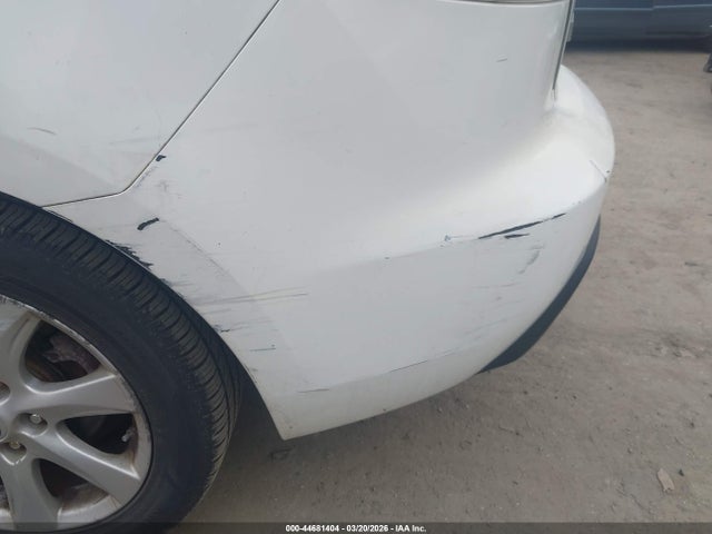 44681404 :رقم المزاد ، JM1BL1VG6B1366618 vin ، 2011 Mazda Mazda3 I Touring مزاد بيع