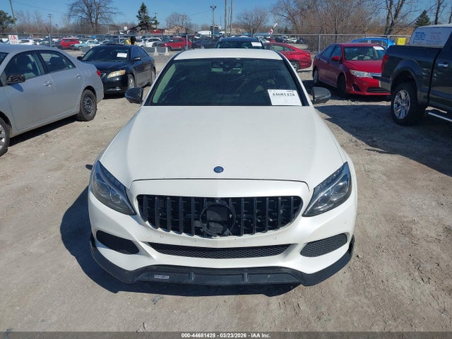 44681428 :رقم المزاد ، 55SWF4KB8HU210985 vin ، 2017 Mercedes-benz C 300 4matic مزاد بيع