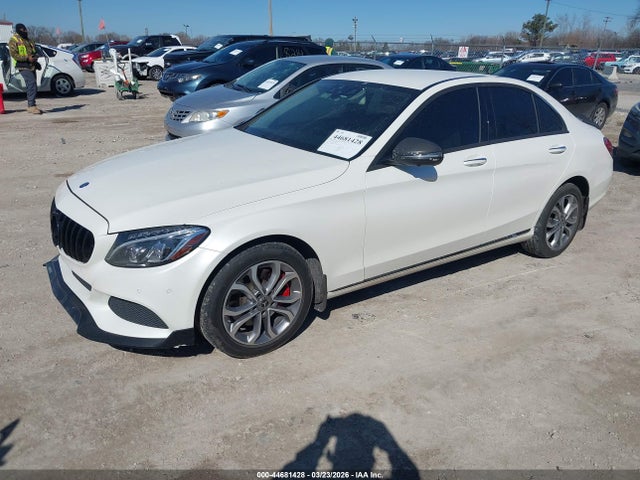 44681428 :رقم المزاد ، 55SWF4KB8HU210985 vin ، 2017 Mercedes-benz C 300 4matic مزاد بيع