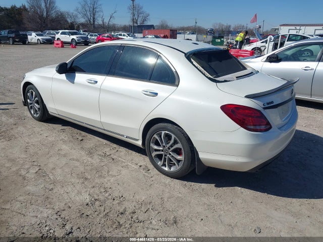 44681428 :رقم المزاد ، 55SWF4KB8HU210985 vin ، 2017 Mercedes-benz C 300 4matic مزاد بيع