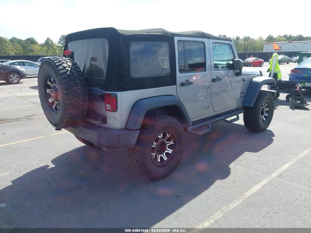 2016 JEEP WRANGLER UNLIMITED 1C4BJWDG1GL105915 Photo 3