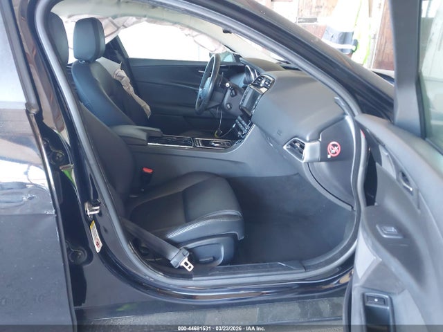 SAJAD4BG6HA950235 Jaguar Xe 25t Premium