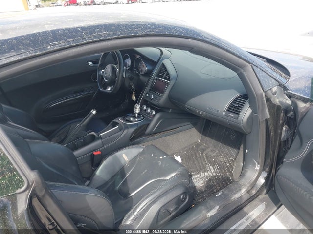 WUAAUAFG4F7001738 Audi R8 4.2