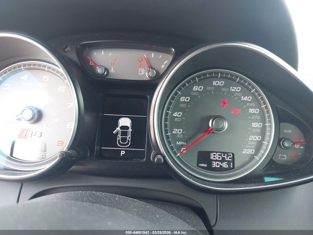 WUAAUAFG4F7001738 Audi R8 4.2