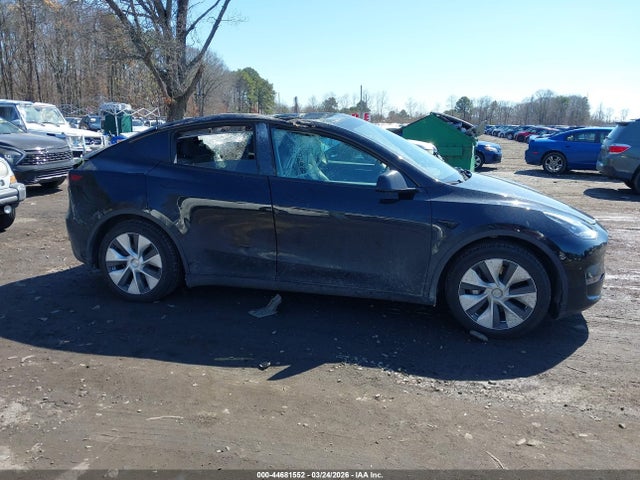Продажа на аукционе авто 2023 Tesla Model Y Awd/long Range Dual Motor All-wheel Drive, vin: 7SAYGDEE0PF756842, номер лота: 44681552