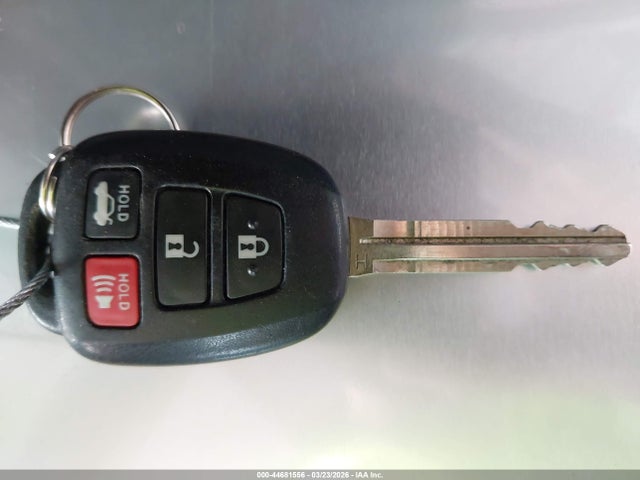 4T1BF1FK3HU781764 Toyota CAMRY SE