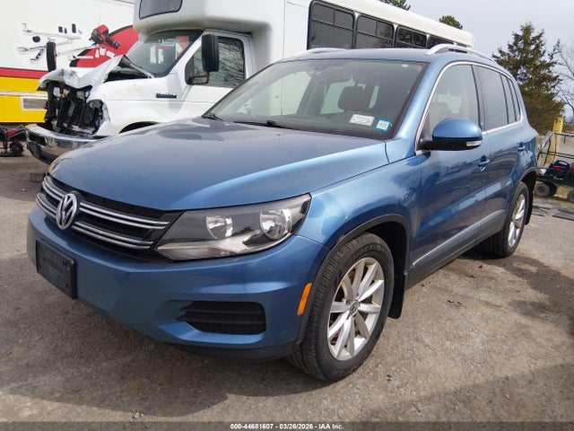 2017 Volkswagen Tiguan 2.0t Wolfsburg Edition მანქანა იყიდება აუქციონზე, vin: WVGSV7AXXHK010352, აუქციონის ნომერი: 44681607