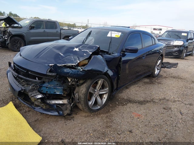 Продаж на аукціоні авто 2015 Dodge Charger Sxt, vin: 2C3CDXHG4FH800367, номер лоту: 44681638