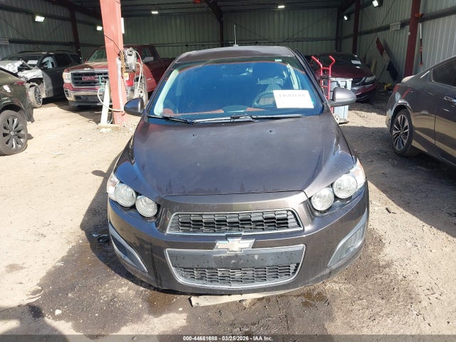 44681688 :رقم المزاد ، 1G1JC5SB4G4116661 vin ، 2016 Chevrolet Sonic Lt Auto مزاد بيع