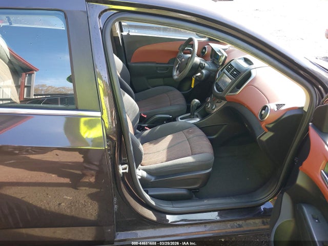 44681688 :رقم المزاد ، 1G1JC5SB4G4116661 vin ، 2016 Chevrolet Sonic Lt Auto مزاد بيع