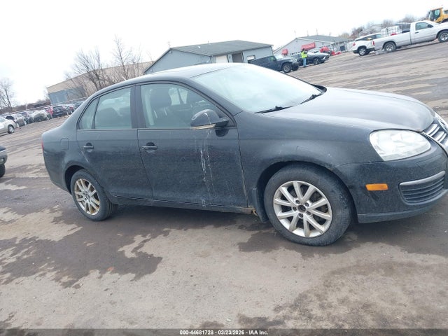 44681728 :رقم المزاد ، 3VWRZ7AJ6AM111421 vin ، 2010 Volkswagen Jetta Limited Edition مزاد بيع