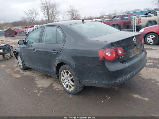 2010 VOLKSWAGEN JETTA 3VWRZ7AJ6AM111421 Photo 2