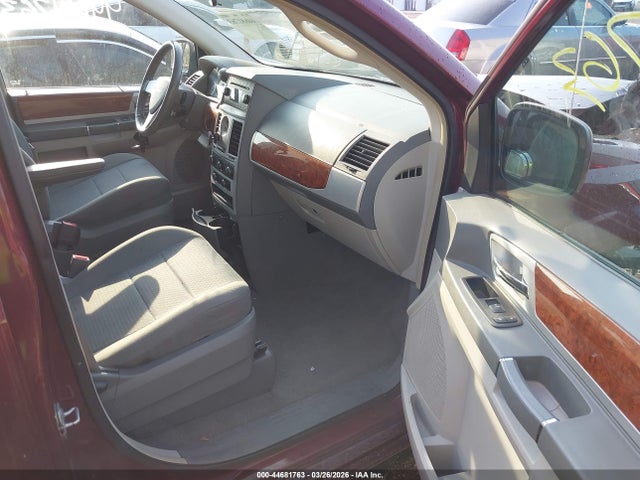 Продажа на аукционе авто 2009 Chrysler Town & Country Touring, vin: 2A8HR54119R528294, номер лота: 44681763
