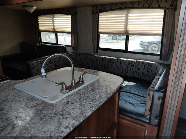 4YDT25128HT414977 Keystone Rv Other