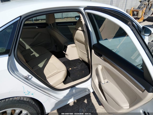 2016 VOLKSWAGEN PASSAT 1VWBT7A30GC014312 Photo 7