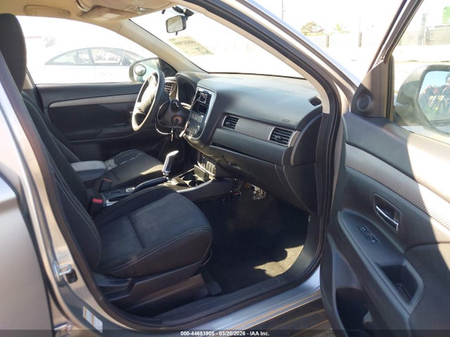 2018 MITSUBISHI OUTLANDER JA4AZ3A36JJ005536 Photo 4