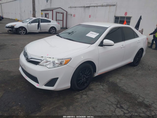 Toyota CAMRY LE 2014 4T4BF1FK3ER401940 Image 2