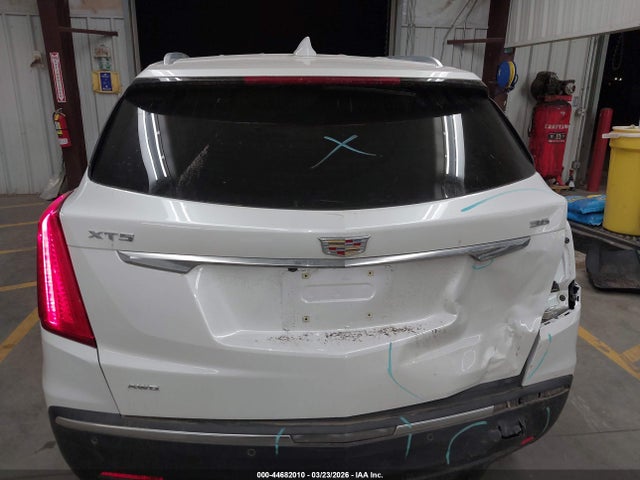 2017 CADILLAC XT5 1GYKNERS2HZ158188 Photo 5