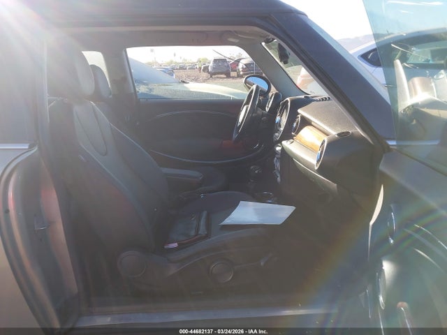 2009 MINI COOPER CLUBMAN WMWML335X9TX36390 Photo 4