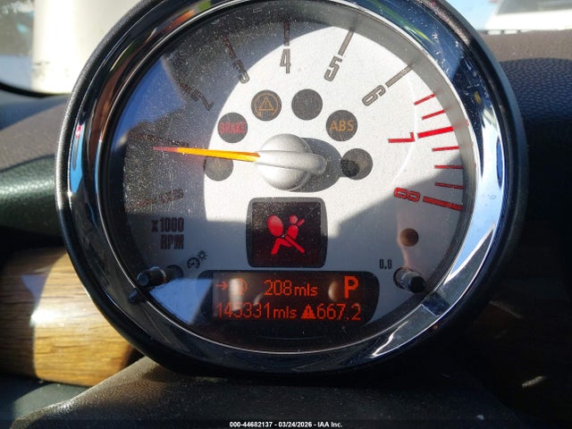 2009 MINI COOPER CLUBMAN WMWML335X9TX36390 Photo 6