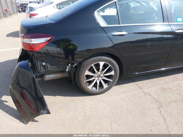 1HGCR2F3XHA293946 Honda ACCORD LX
