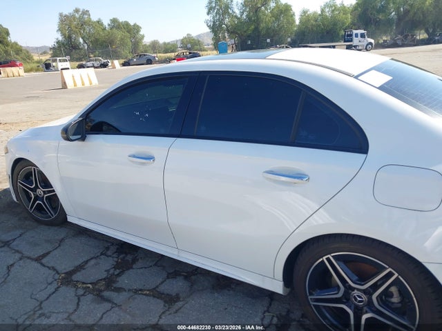 Продаж на аукціоні авто 2019 Mercedes-benz A 220 4matic, vin: WDD3G4FB5KW012711, номер лоту: 44682230