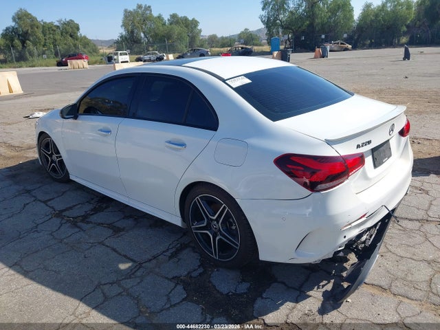 Продаж на аукціоні авто 2019 Mercedes-benz A 220 4matic, vin: WDD3G4FB5KW012711, номер лоту: 44682230