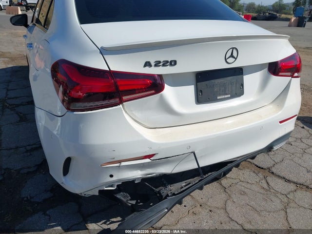 Продаж на аукціоні авто 2019 Mercedes-benz A 220 4matic, vin: WDD3G4FB5KW012711, номер лоту: 44682230