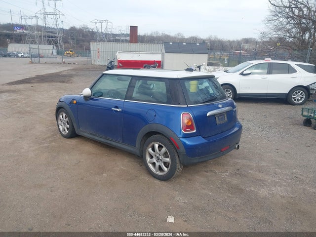 2008 MINI COOPER WMWMF33598TT65907 Photo 2