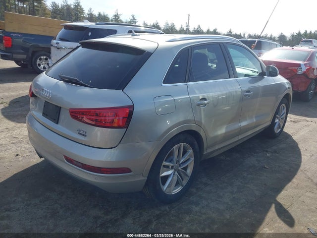 WA1JCCFS6HR000740 Audi Q3 2.0t Premium