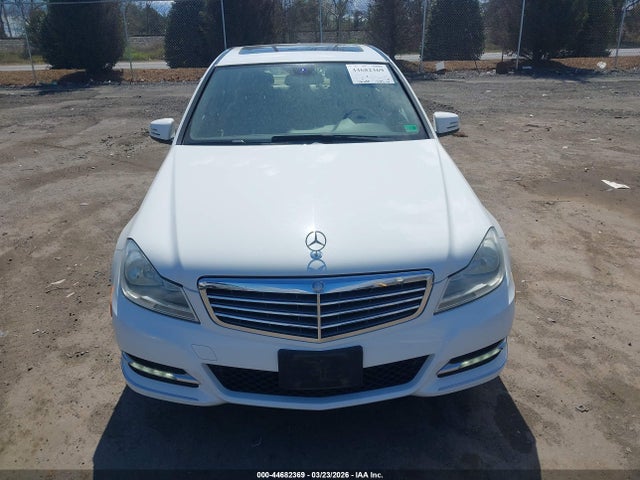 44682369 :رقم المزاد ، WDDGF8AB9ER306747 vin ، 2014 Mercedes-benz C 300 Luxury 4matic مزاد بيع