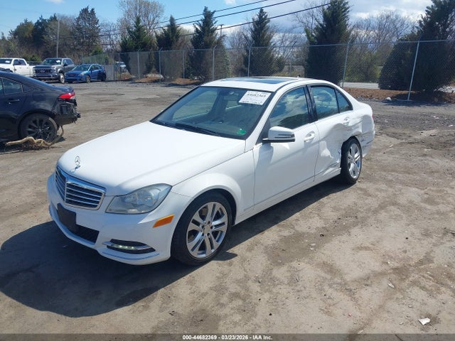 44682369 :رقم المزاد ، WDDGF8AB9ER306747 vin ، 2014 Mercedes-benz C 300 Luxury 4matic مزاد بيع