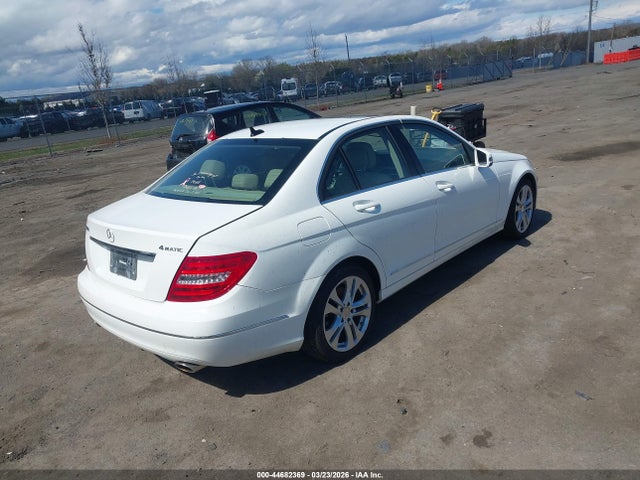 44682369 :رقم المزاد ، WDDGF8AB9ER306747 vin ، 2014 Mercedes-benz C 300 Luxury 4matic مزاد بيع