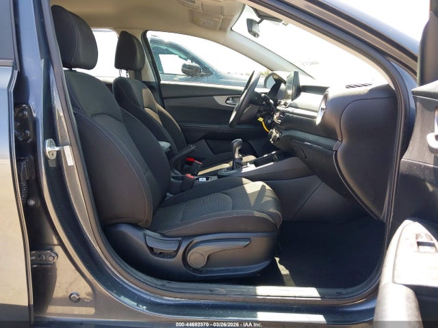 3KPF24AD6KE011477 KIA FORTE FE