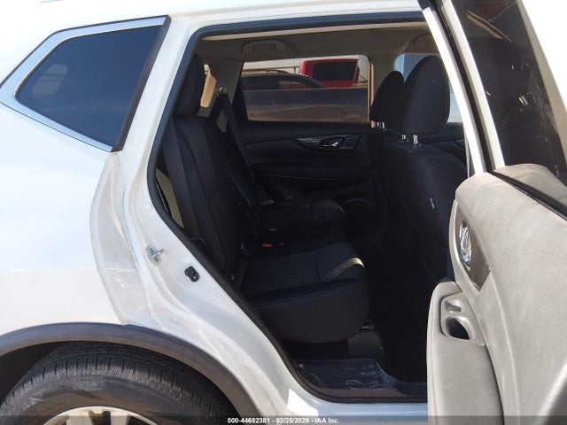 44682381 :رقم المزاد ، KNMAT2MT5HP550597 vin ، 2017 Nissan Rogue Sv مزاد بيع