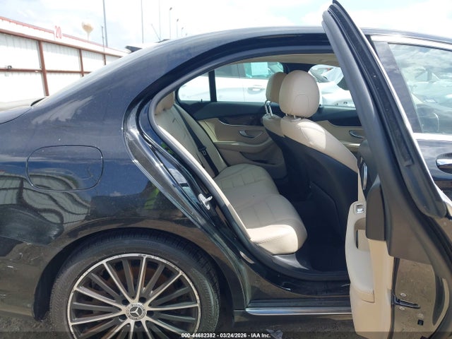 44682382 :رقم المزاد ، W1KWF8DB2MR612114 vin ، 2021 Mercedes-benz C 300 Sedan مزاد بيع