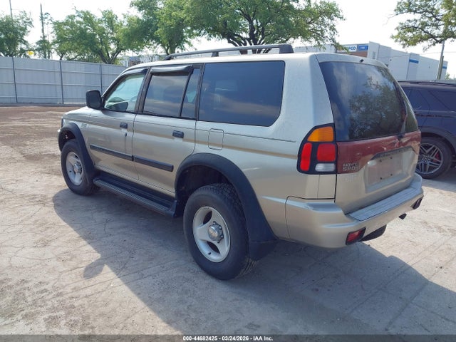 2001 MITSUBISHI MONTERO SPORT JA4LS21H51P031223 Photo 2