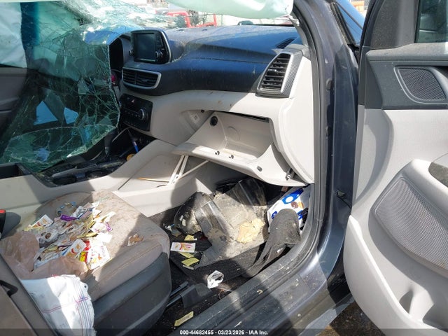 KM8J23A43KU923596 Hyundai TUCSON SE