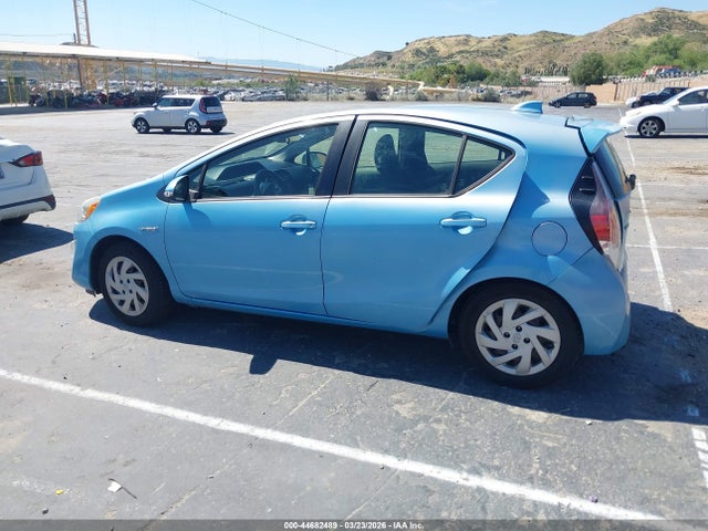 Toyota Prius C Three 2015 JTDKDTB3XF1102480 Image 13