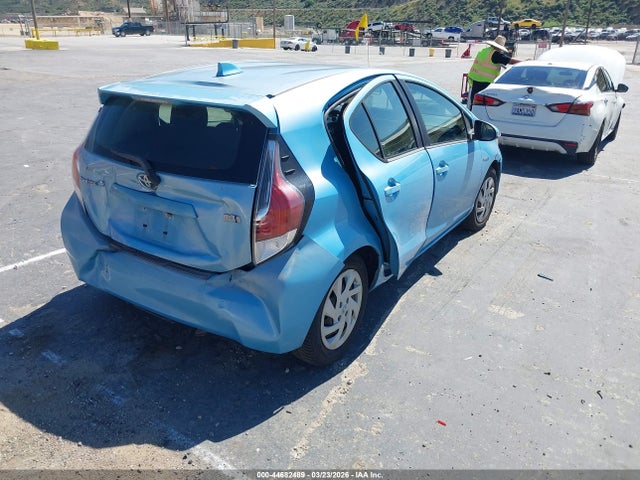 Toyota Prius C Three 2015 JTDKDTB3XF1102480 Image 4