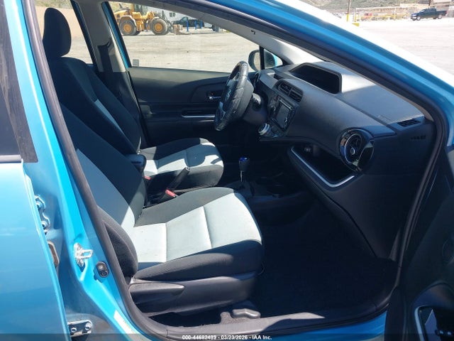 Toyota Prius C Three 2015 JTDKDTB3XF1102480 Image 5