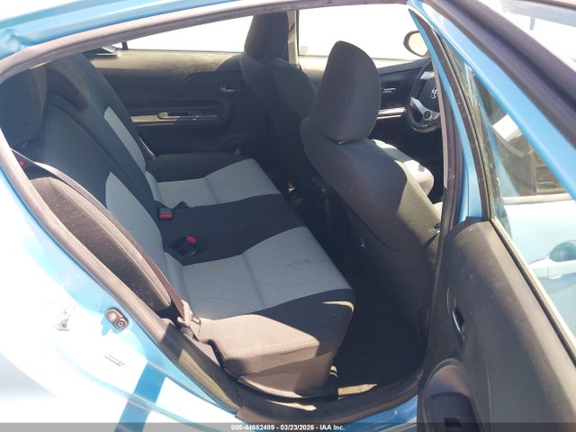Toyota Prius C Three 2015 JTDKDTB3XF1102480 Image 8