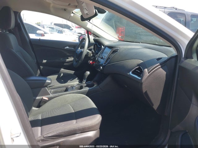1G1BE5SMXH7269352 Chevrolet Cruze Lt Auto